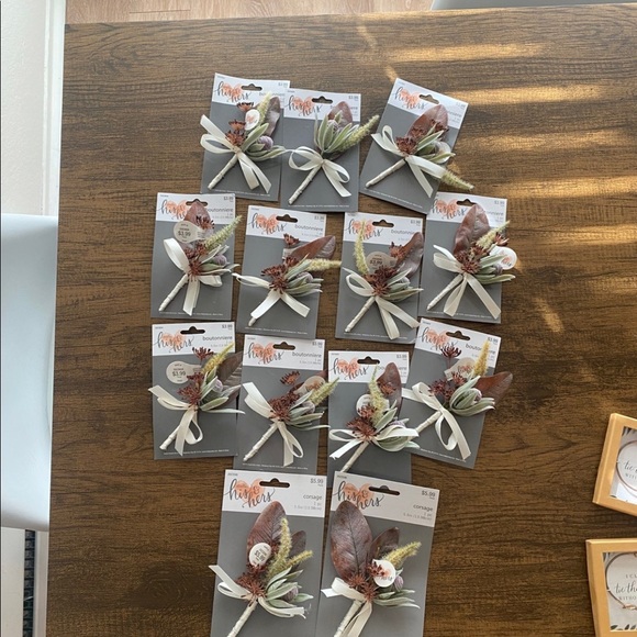 11 Boutineers - Picture 3 of 5